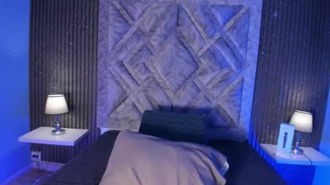 hannyk_ online show from January 2026 11:56:02 AM