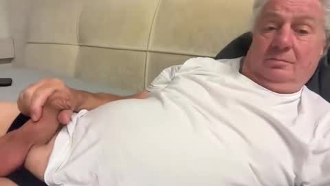 hans66760 online show from October 2025 10:52:01 PM