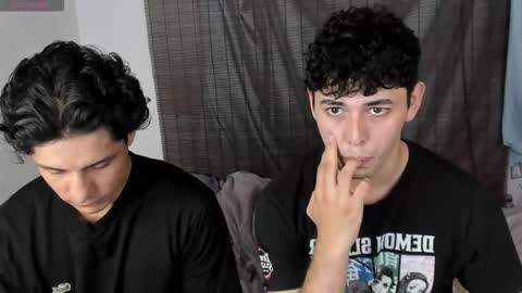 Snapshot of hans_andres17 chatting on December 2025 10:59:02 PM hans and andres online show from December 2025 10:59:02 PM