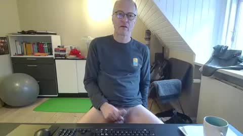 Snapshot of hanse_1 chatting on December 2024 09:51:02 AM Hanse online show from December 2024 09:51:02 AM