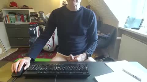 Snapshot of hanse_1 chatting on March 2026 06:50:02 AM Hanse online show from March 2026 06:50:02 AM