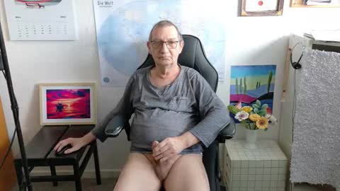 Snapshot of hansi63 chatting on March 2026 09:47:02 AM charly online show from March 2026 09:47:02 AM