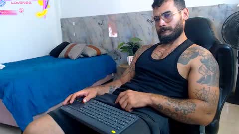 hanz_col online show from November 2025 05:56:02 PM