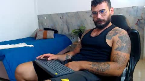 hanz_col online show from November 2025 10:37:01 AM