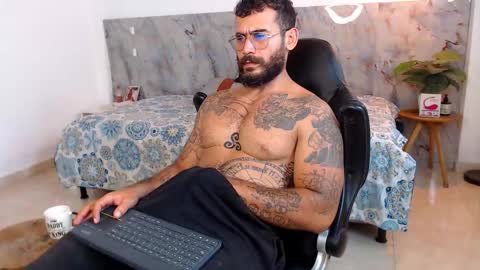 hanz_col online show from November 2025 03:12:02 AM