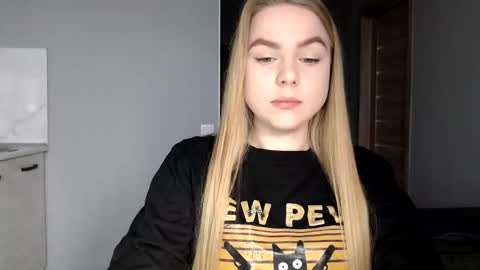 happy_fox_ online show from March 2025 02:26:01 PM