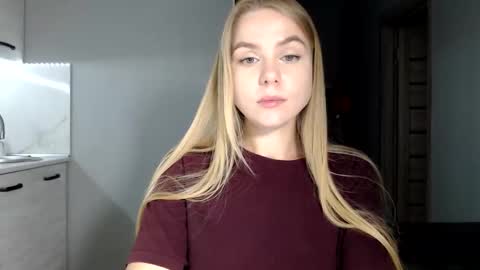 happy_fox_ online show from September 2025 09:18:01 PM