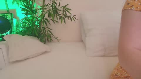 Snapshot of happyalice chatting on October 2025 06:43:01 AM HappyAlice online show from October 2025 06:43:01 AM