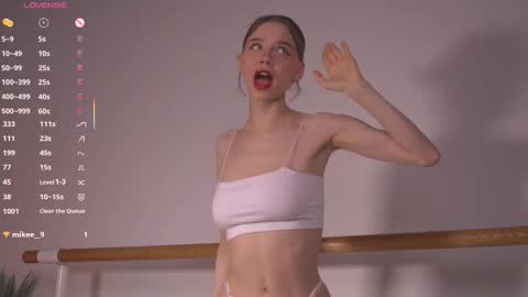 Snapshot of happynewdear chatting on September 2025 11:10:02 PM Evy online show from September 2025 11:10:02 PM