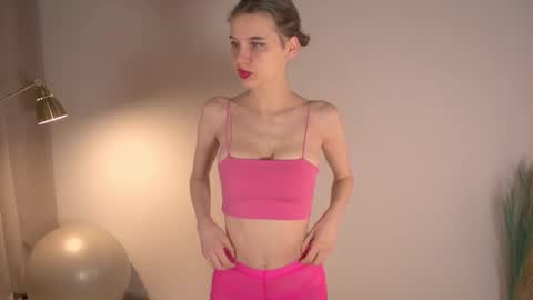 Evy  online show from March 2026 02:01:02 AM