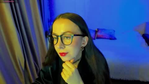 Stephanie online show from December 2025 08:28:02 PM