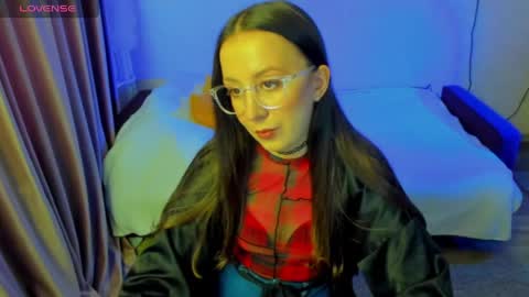 Stephanie online show from May 2026 04:37:01 PM