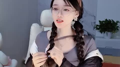 Snapshot of happysweetie168 chatting on December 2024 03:29:02 AM Daisy online show from December 2024 03:29:02 AM