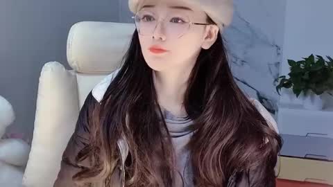 Snapshot of happysweetie168 chatting on December 2024 06:56:02 AM Daisy online show from December 2024 06:56:02 AM