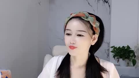 Snapshot of happysweetie168 chatting on September 2025 02:44:01 AM Daisy online show from September 2025 02:44:01 AM