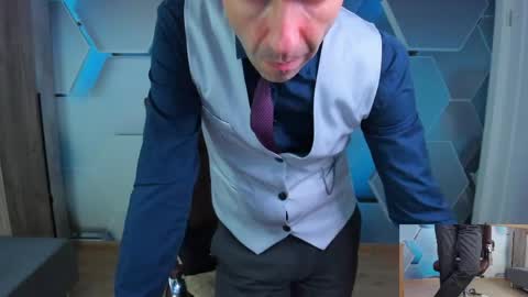 Snapshot of hard_and_juici chatting on April 2026 11:05:02 AM Steve online show from April 2026 11:05:02 AM
