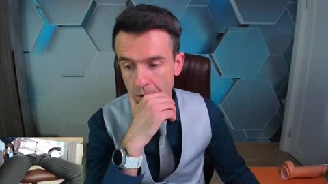 Snapshot of hard_and_juici chatting on April 2026 10:10:02 AM Steve online show from April 2026 10:10:02 AM
