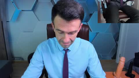 Snapshot of hard_and_juici chatting on May 2026 08:19:02 AM Steve online show from May 2026 08:19:02 AM