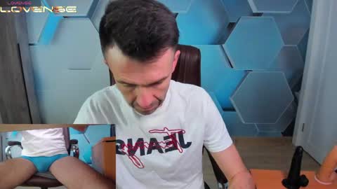 Snapshot of hard_and_juici chatting on May 2026 12:22:02 PM Steve online show from May 2026 12:22:02 PM