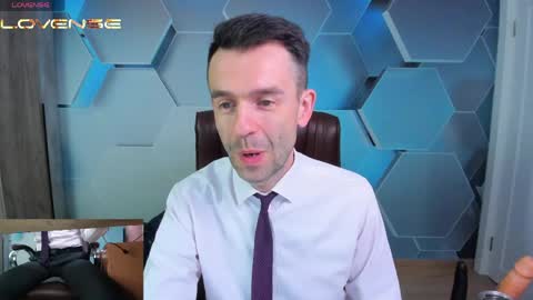 Snapshot of hard_and_juici chatting on May 2026 03:35:01 AM Steve online show from May 2026 03:35:01 AM