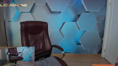 Snapshot of hard_and_juici chatting on May 2026 03:31:02 PM Steve online show from May 2026 03:31:02 PM
