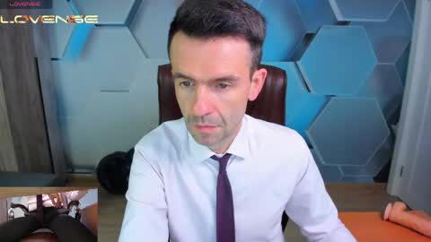Snapshot of hard_and_juici chatting on May 2026 11:18:01 AM Steve online show from May 2026 11:18:01 AM
