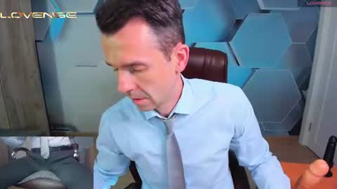 Snapshot of hard_and_juici chatting on June 2026 05:52:01 AM Steve online show from June 2026 05:52:01 AM