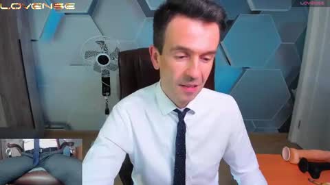 Snapshot of hard_and_juici chatting on June 2026 03:32:02 PM Steve online show from June 2026 03:32:02 PM