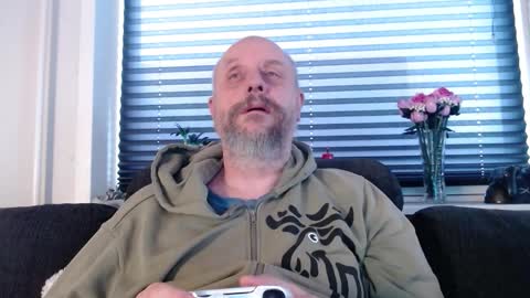 MrLazy online show from February 2026 01:03:02 PM