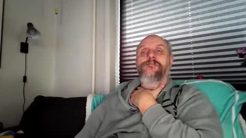 MrLazy online show from February 2026 03:21:01 PM