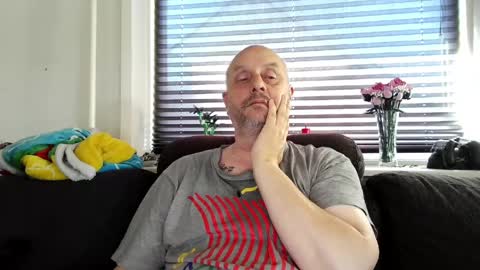 MrLazy online show from May 2026 08:00:02 AM