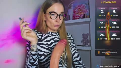 Snapshot of harley_everly chatting on June 2026 03:58:01 PM Tasya online show from June 2026 03:58:01 PM