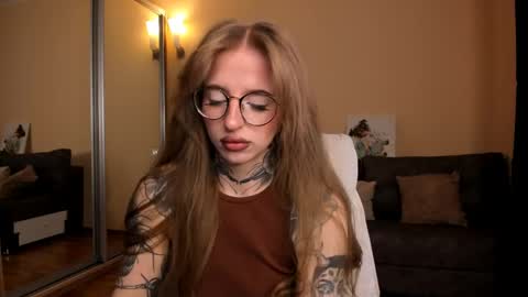 Julia online show from March 2026 04:59:02 AM