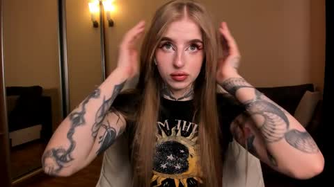 Julia online show from April 2026 06:22:02 AM