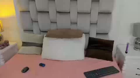 Harlow online show from September 2025 08:09:02 PM