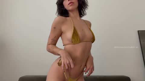 Snapshot of harlow_xo chatting on January 2026 03:17:01 PM Harlow online show from January 2026 03:17:01 PM