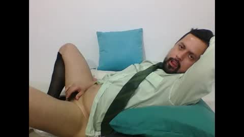 Snapshot of harry_goldenmillerx10fun chatting on December 2024 09:23:02 PM Harry online show from December 2024 09:23:02 PM