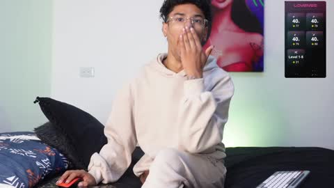 Snapshot of harrytwink18 chatting on January 2025 01:20:01 PM HARRY online show from January 2025 01:20:01 PM