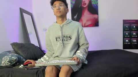 Snapshot of harrytwink18 chatting on February 2025 01:22:01 PM HARRY online show from February 2025 01:22:01 PM