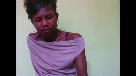 Snapshot of hasleyinah chatting on February 2026 08:13:02 AM hasleyinah online show from February 2026 08:13:02 AM