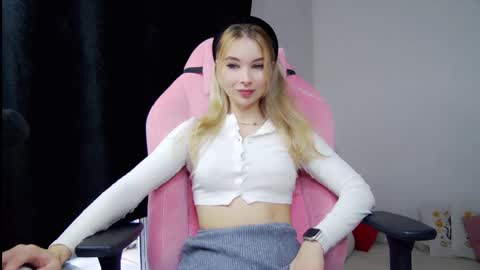 Anna online show from October 2025 07:07:01 AM