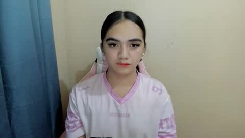 Snapshot of hawadiha chatting on February 2026 07:35:01 AM LIX online show from February 2026 07:35:01 AM