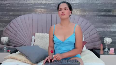 Hayli  online show from May 2026 01:05:01 PM