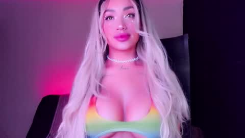 Marie online show from October 2025 12:52:01 AM