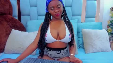Snapshot of hazel_lanee chatting on December 2025 10:17:02 PM hazel_lanee online show from December 2025 10:17:02 PM