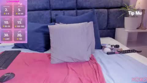 Snapshot of hazel_lanee chatting on July 2026 06:53:01 AM hazel_lanee online show from July 2026 06:53:01 AM