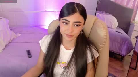 Snapshot of hazel_lynn_ross_ chatting on November 2025 07:57:01 PM HAZEL LYNN ROSS online show from November 2025 07:57:01 PM