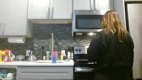 Hazel online show from February 2025 12:49:01 AM