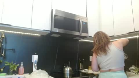 Snapshot of hazel_skye chatting on April 2026 03:04:02 PM Hazel online show from April 2026 03:04:02 PM