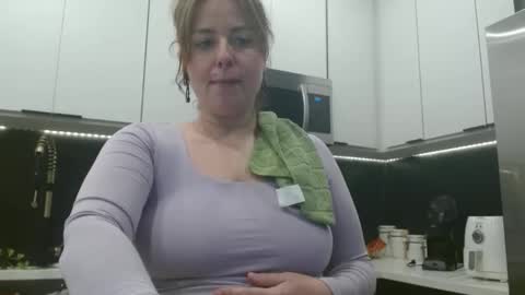 Snapshot of hazel_skye chatting on April 2026 08:15:01 PM Hazel online show from April 2026 08:15:01 PM